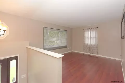 358 Clayton Rd, Schenectady, NY 12304 photo 9