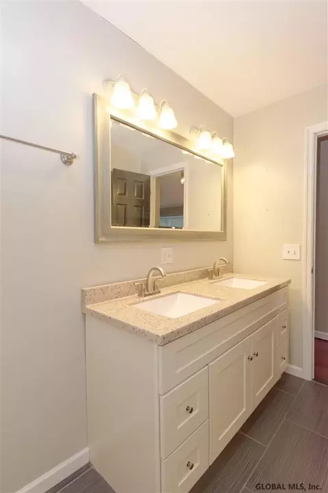 358 Clayton Rd, Schenectady, NY 12304 photo 30