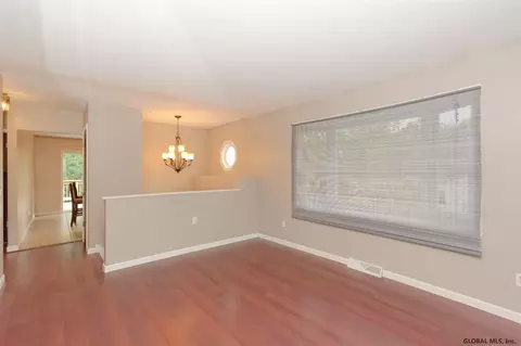 358 Clayton Rd, Schenectady, NY 12304 photo 10