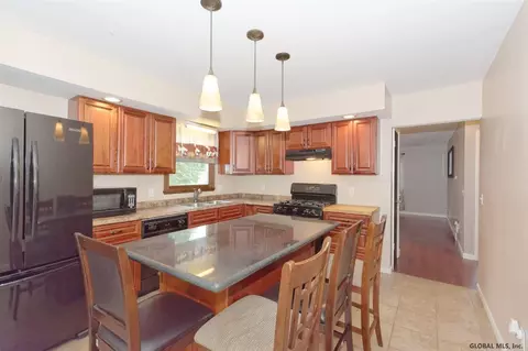 358 Clayton Rd, Schenectady, NY 12304 photo 14