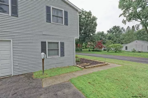 358 Clayton Rd, Schenectady, NY 12304 photo 7