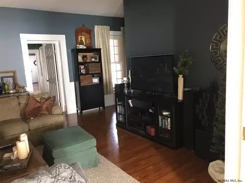 237 Green St, Schenectady, NY 12305 photo 8