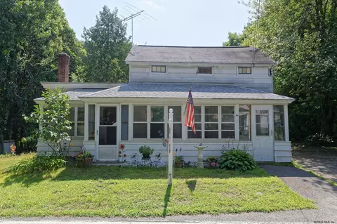 134 Beach Rd, Halfmoon, NY 12065 photo 1
