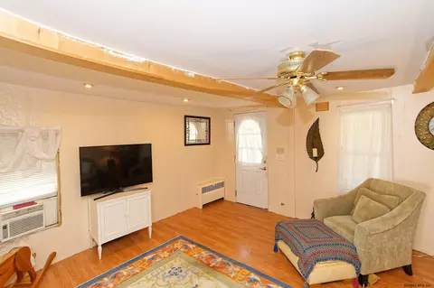 134 Beach Rd, Halfmoon, NY 12065 photo 9