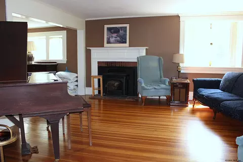 39 Maple St, Broadalbin, NY 12025 photo 4
