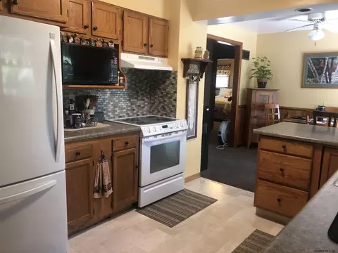 156 Eastholm Rd, Schenectady, NY 12304 photo 8