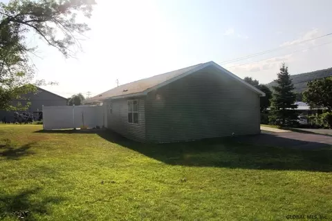 273 Macarthur Ave, Cobleskill, NY 12043 photo 4