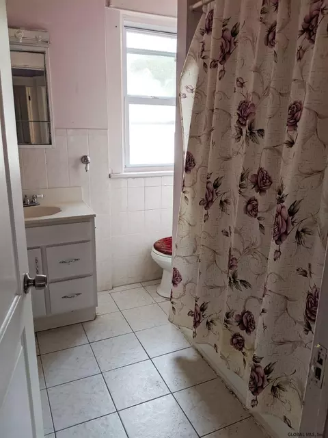 83 Willow Ave, Schenectady, NY 12304 photo 12