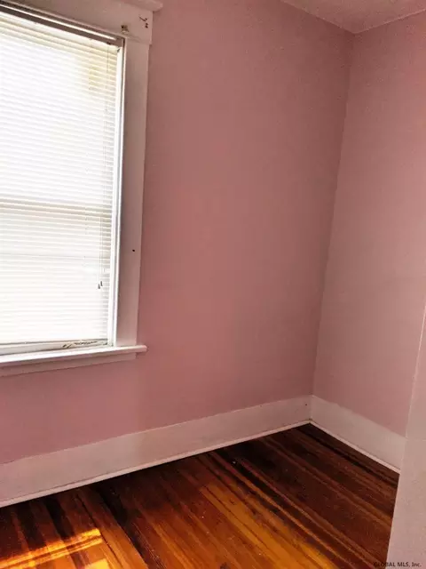 83 Willow Ave, Schenectady, NY 12304 photo 16