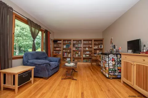41 Bender Ln, Delmar, NY 12054 photo 4