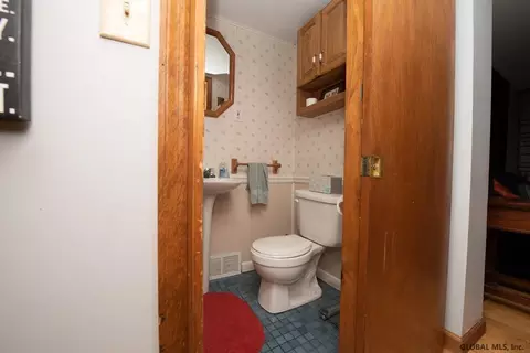 41 Bender Ln, Delmar, NY 12054 photo 9