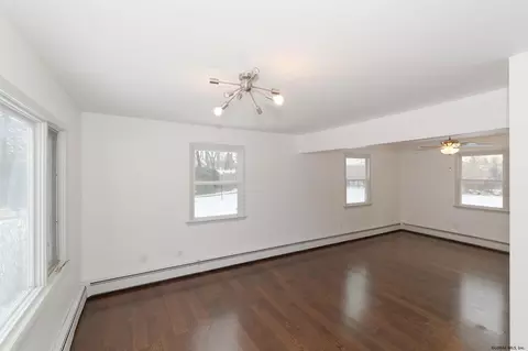 1045 Roberta Rd, Schenectady, NY 12303 photo 5
