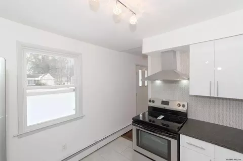 1045 Roberta Rd, Schenectady, NY 12303 photo 14