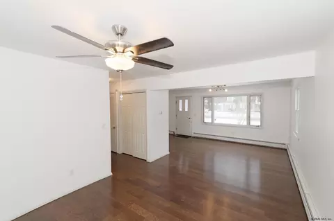 1045 Roberta Rd, Schenectady, NY 12303 photo 9
