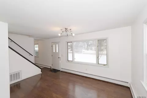1045 Roberta Rd, Schenectady, NY 12303 photo 4