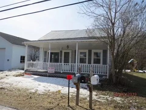 29 Pine St, Champlain, NY 12919 photo 1