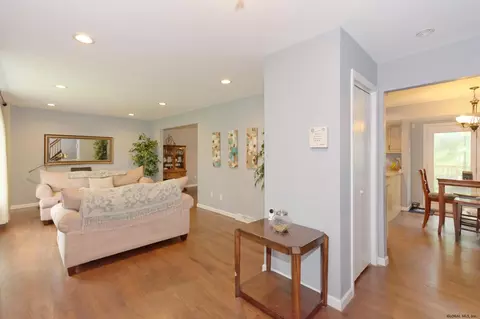 35 Summit Rd, Delmar, NY 12054 photo 4