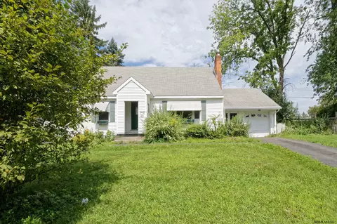 1467 Dalton Dr, Schenectady, NY 12308 photo 2