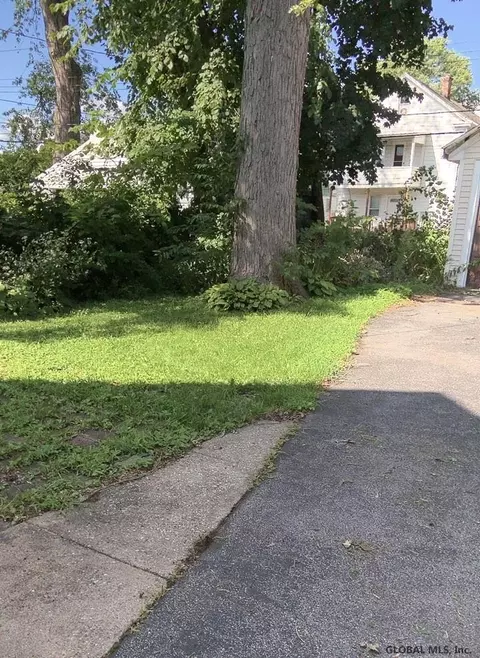 1139 Keyes Ave, Schenectady, NY 12309 photo 9