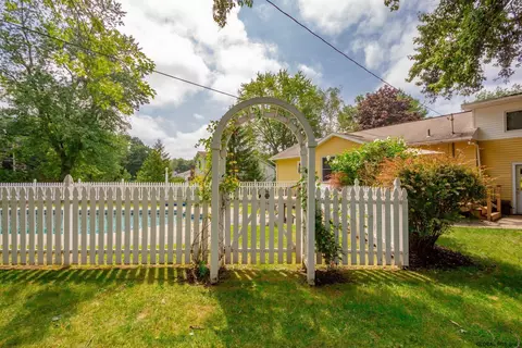 22 Montclair Dr, Schenectady, NY 12302 photo 7