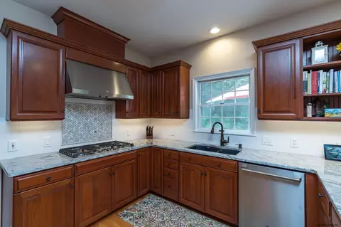 837 Greenthorne Blvd, Schenectady, NY 12303 photo 9