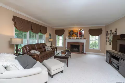 837 Greenthorne Blvd, Schenectady, NY 12303 photo 11