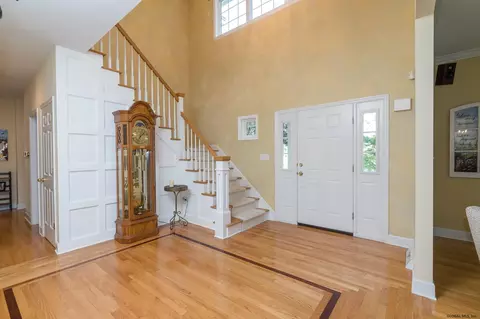 837 Greenthorne Blvd, Schenectady, NY 12303 photo 4