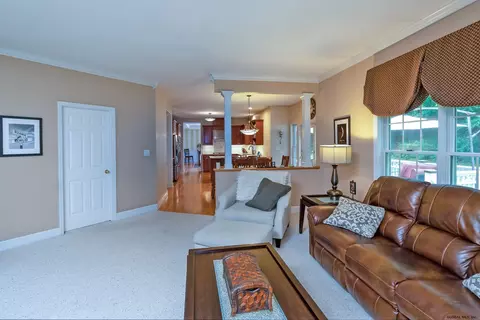 837 Greenthorne Blvd, Schenectady, NY 12303 photo 12
