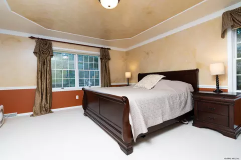 837 Greenthorne Blvd, Schenectady, NY 12303 photo 13