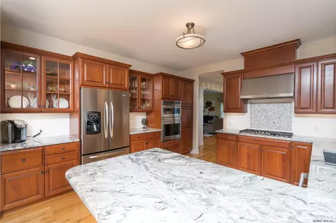 837 Greenthorne Blvd, Schenectady, NY 12303 photo 8