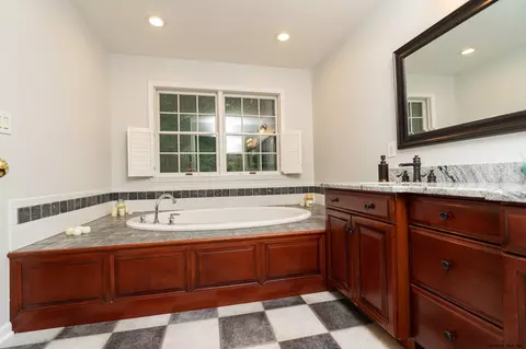837 Greenthorne Blvd, Schenectady, NY 12303 photo 15