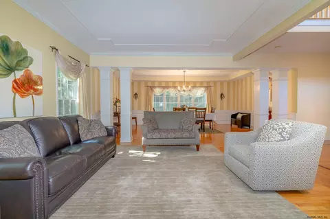 837 Greenthorne Blvd, Schenectady, NY 12303 photo 6