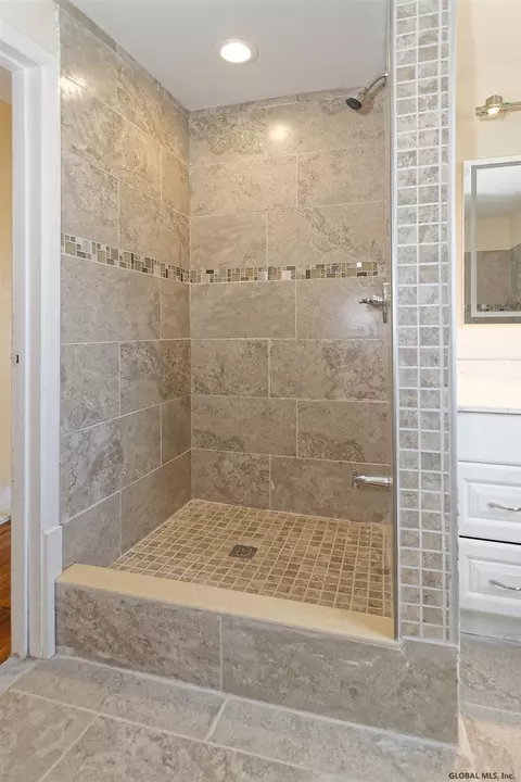 2 Charles St, Schenectady, NY 12304 photo 27