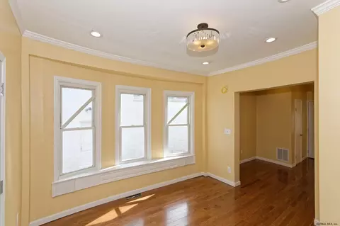 2 Charles St, Schenectady, NY 12304 photo 14