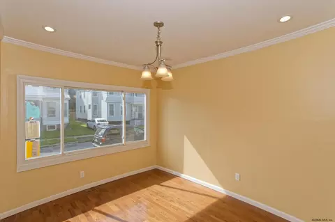 2 Charles St, Schenectady, NY 12304 photo 8