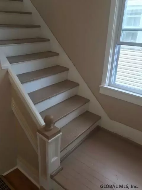 122 Linden St, Schenectady, NY 12304 photo 8