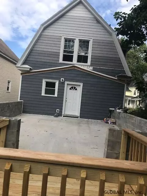122 Linden St, Schenectady, NY 12304 photo 7