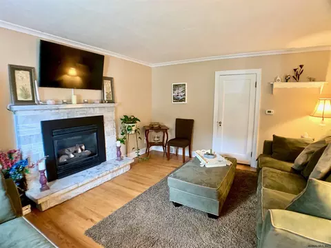 10 Euclid Ave, Delmar, NY 12054 photo 4