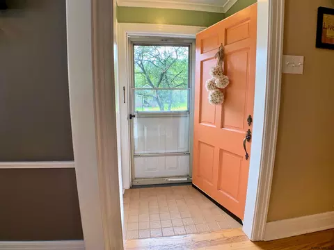 10 Euclid Ave, Delmar, NY 12054 photo 2