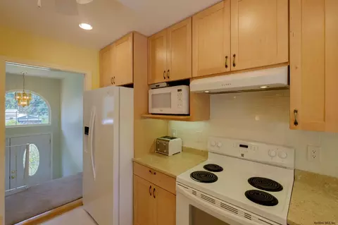 2755 Greeley St, Schenectady, NY 12304 photo 24