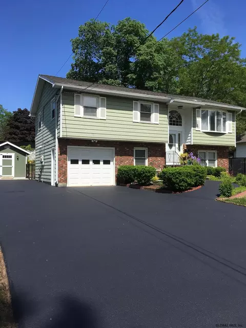2755 Greeley St, Schenectady, NY 12304 photo 2