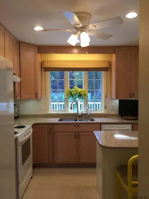 2755 Greeley St, Schenectady, NY 12304 photo 20