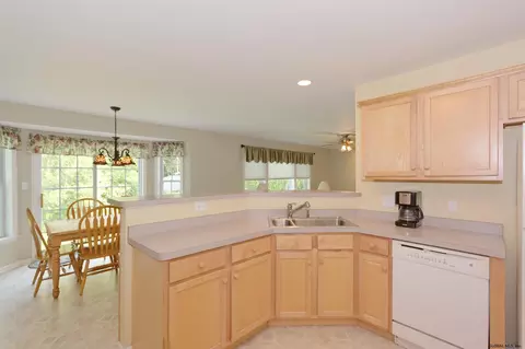 77 Corrit Dr, Delmar, NY 12054 photo 8
