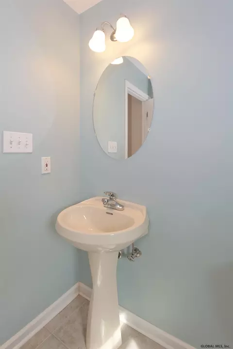 77 Corrit Dr, Delmar, NY 12054 photo 28