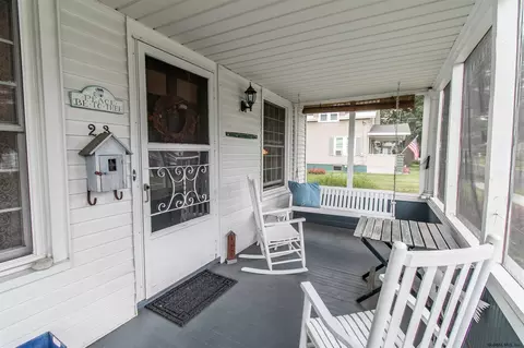 23 Nassau Ave, Schenectady, NY 12304 photo 2
