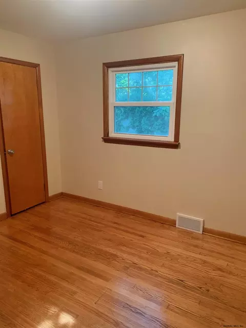 80 Marshall Ave, Schenectady, NY 12304 photo 13
