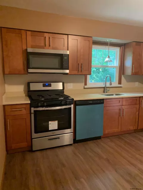 80 Marshall Ave, Schenectady, NY 12304 photo 8