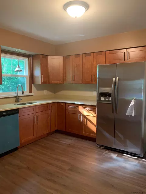80 Marshall Ave, Schenectady, NY 12304 photo 9