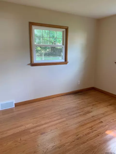 80 Marshall Ave, Schenectady, NY 12304 photo 14