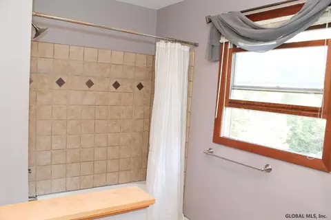 81 Algonquin Rd, Halfmoon, NY 12065 photo 7